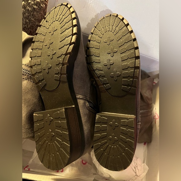 New boots - Picture 2 of 5